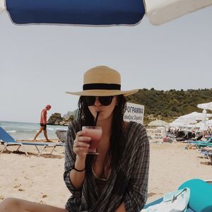 Meet your Posher, Caroline